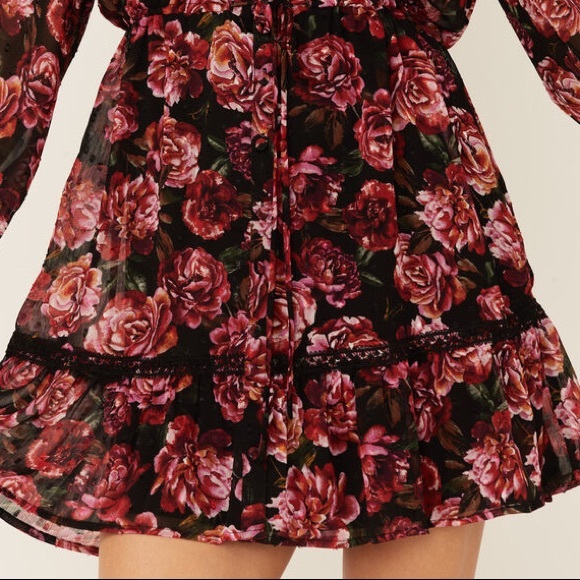 Lovestitch Women's Magenta Floral Floral Lace Trim Mini Dress Size Small NWT - Picture 6 of 10